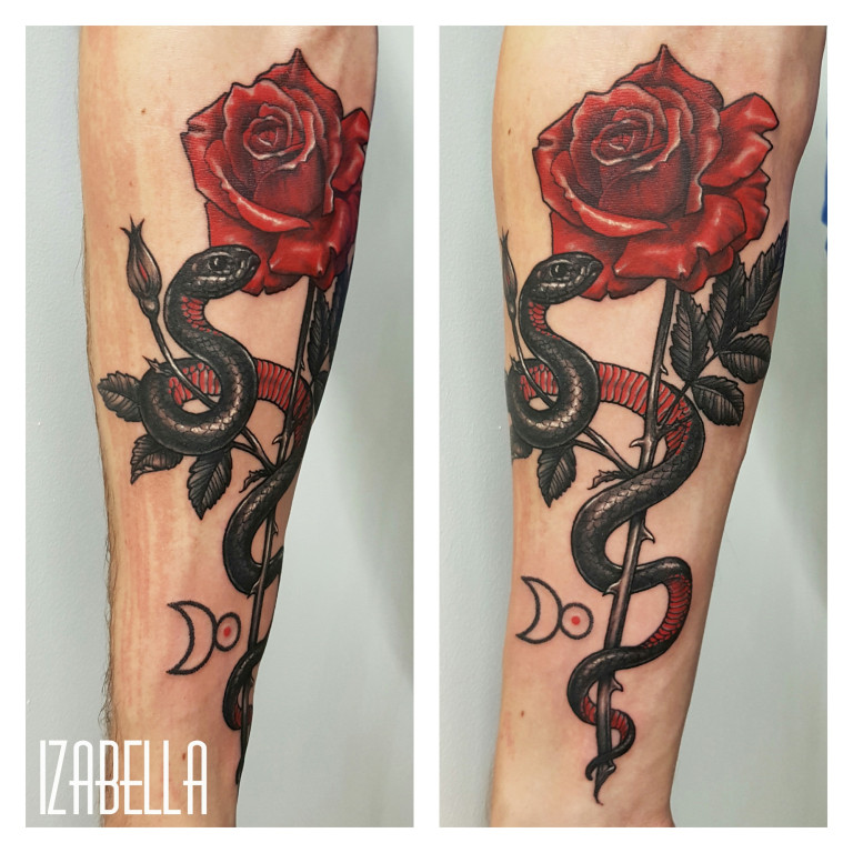 róża żmija tatuaż