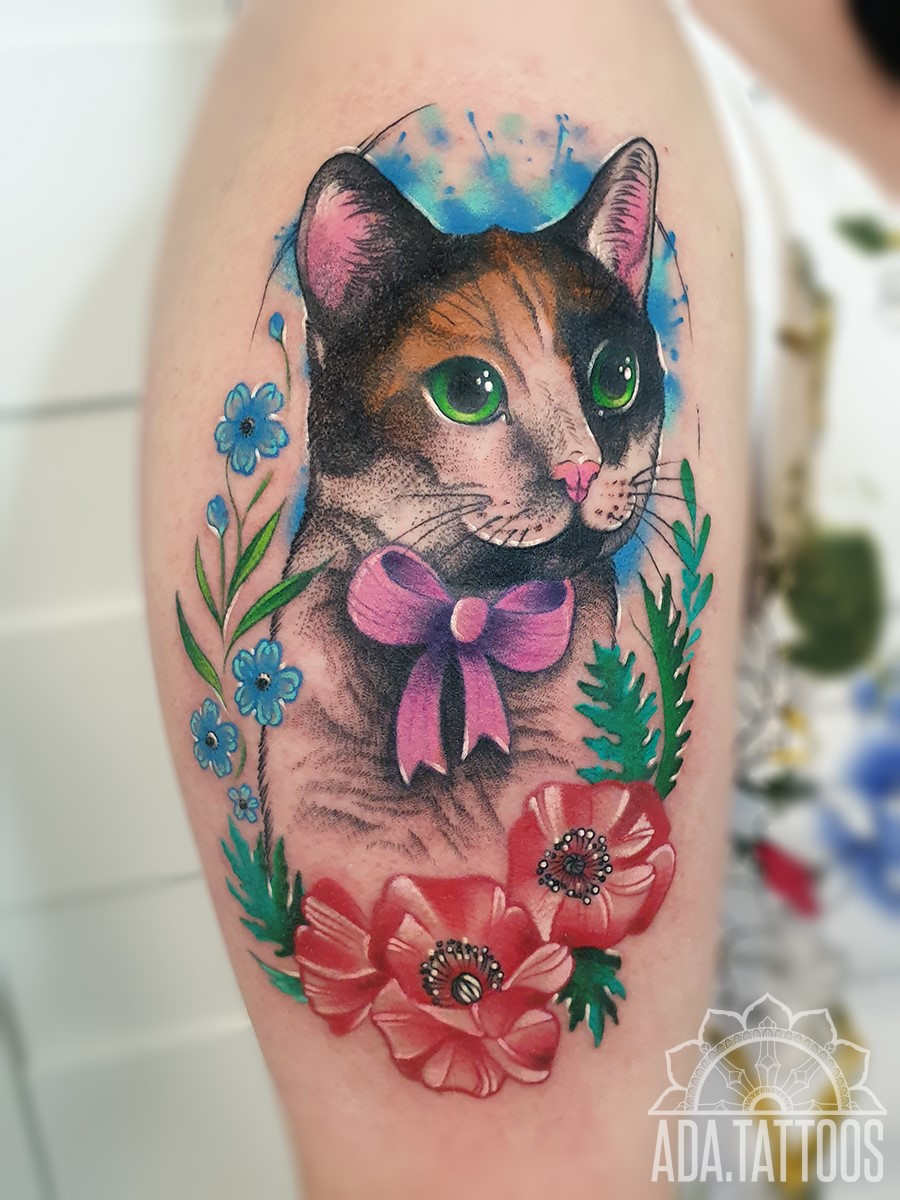 kot w kwiatach ramię cat in flowers on arm